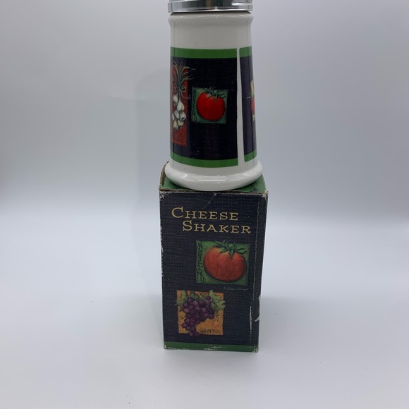Susan Winget Ceramic Vintage Cheese Shaker BRAND NEW! With Veg. & Fruit Patterns - Picture 3 of 12